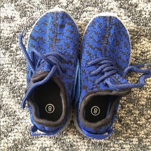 Toddler shoes- size 8